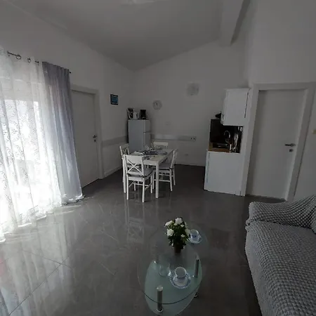 Dino * Baška Voda