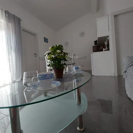 Dino Baška Voda