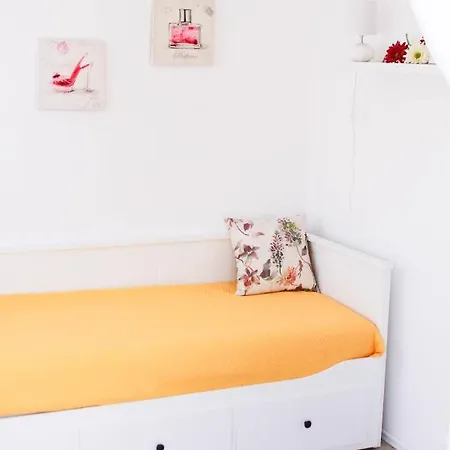 Dino Apartment *